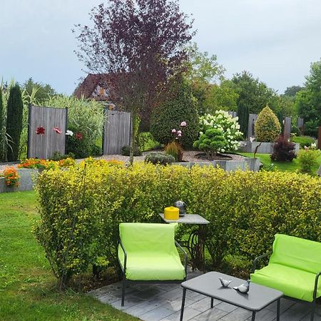 Le Jardin Des Pies Bed and Breakfast Manspach Exteriör bild